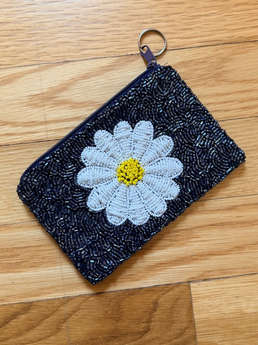 Monya Beaded Daisy coin Pouch - Navy with White & Yellow Daisy EUC - Picture 2 of 4